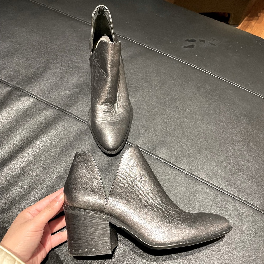 Vince Camuto Petran Pewter Stud Leather Block Chunky metallic western bootie 8.5